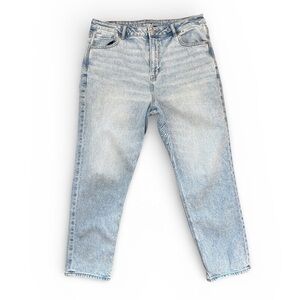 American Eagle Women's Mom Jean Size 14 Short Hi-Rise Stretch Light Wash Denim